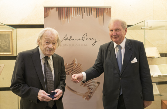 Friedrich Cerha mit Maximilan Eiselsberg (c) Lukas Beck/Gesellschaft der Musikfreunde in Wien